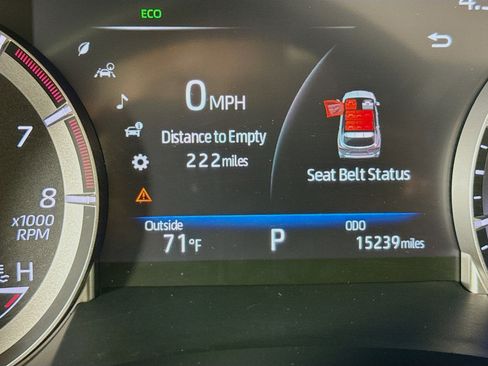 Used 2023 Toyota Highlander XLE AWD/4WD image 13