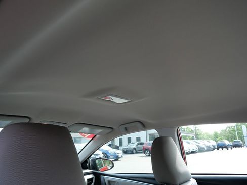 Used 2016 Toyota Corolla LE FWD image 26