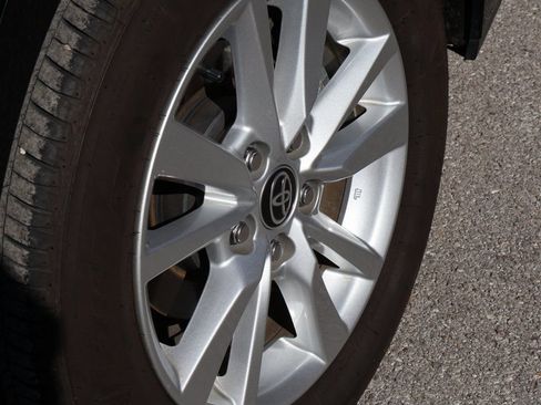 Used 2025 Toyota Camry LE image 37