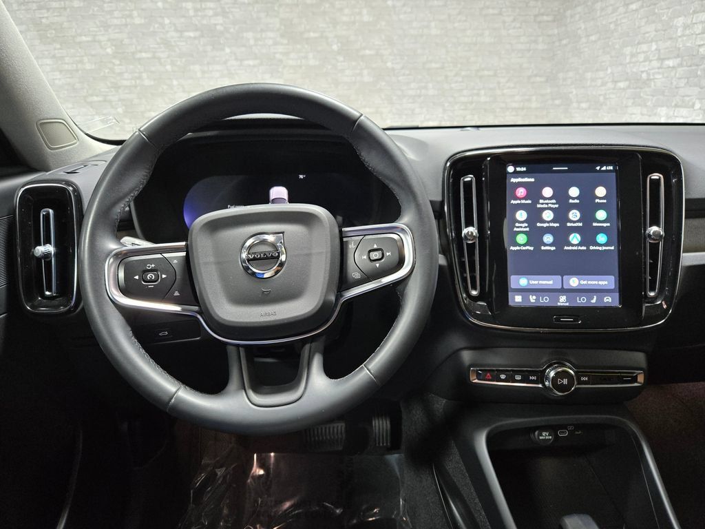 Used 2023 Volvo XC40 B5 Core w/ Climate Package AWD/4WD image 16