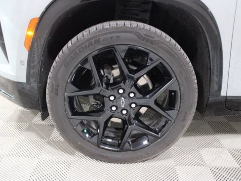 Used 2025 Chevrolet Traverse RS AWD/4WD image 51