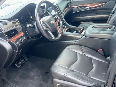 Used 2016 Cadillac Escalade Premium image 10