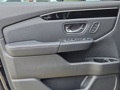 New 2025 Honda Pilot EX-L image 13