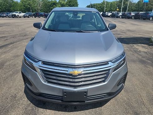 Used 2024 Chevrolet Equinox LS FWD image 2