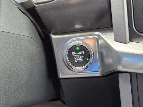 Used 2023 Ford F150 Lariat w/ Equipment Group 502A High AWD/4WD image 20