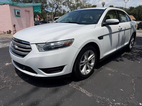 Used 2017 Ford Taurus SEL w/ Equipment Group 201A FWD image 18
