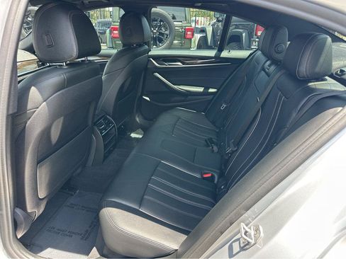 Used 2019 BMW 530e w/ Premium Package RWD image 9