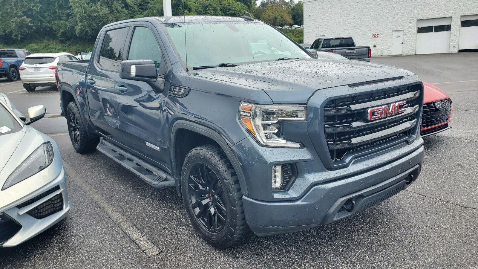 Used 2020 GMC Sierra 1500 Elevation w/ Elevation Value Package AWD/4WD image 2