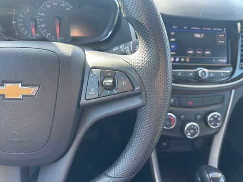 Used 2022 Chevrolet Trax LS w/ Tint and Cruise Package image 9