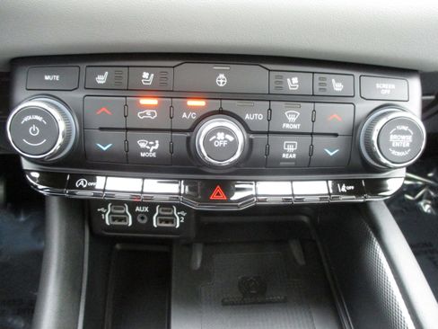 Used 2024 Dodge Durango GT image 31