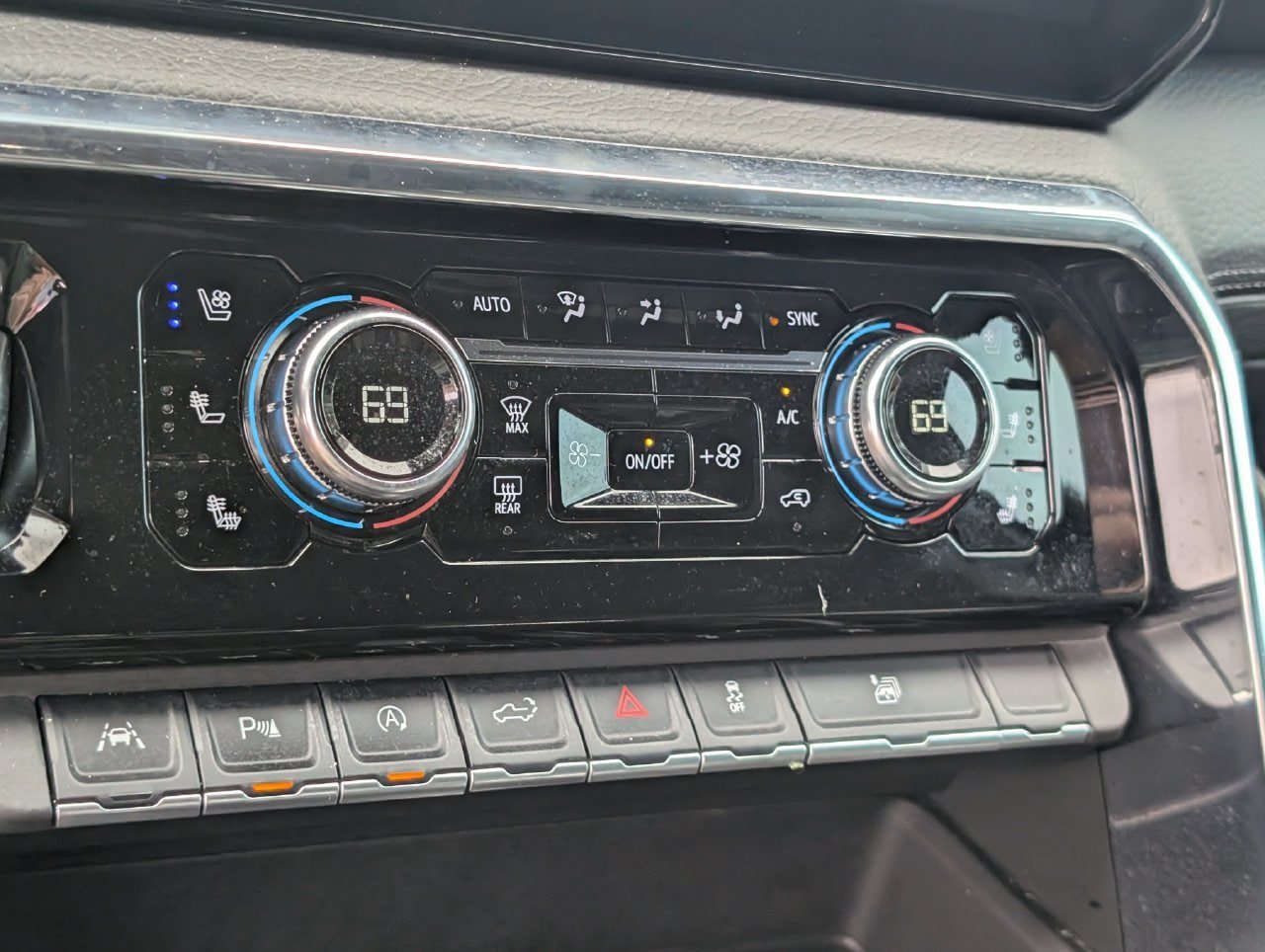 Used 2025 GMC Sierra 1500 Denali w/ Technology Package RWD image 15