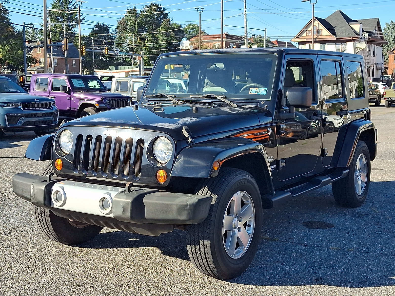 Used 2009 Jeep Wrangler Unlimited Sahara AWD/4WD image 3