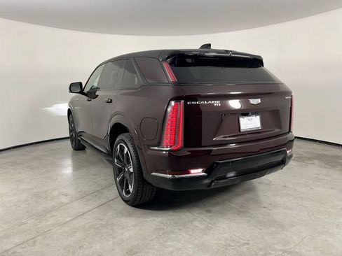 Certified 2025 Cadillac Escalade IQ Sport 2 AWD/4WD image 6