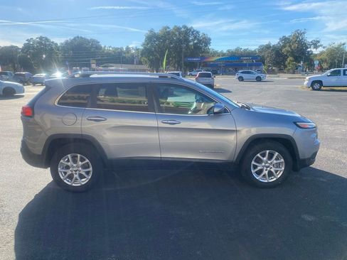 Used 2015 Jeep Cherokee Latitude w/ Comfort/Convenience Group image 6
