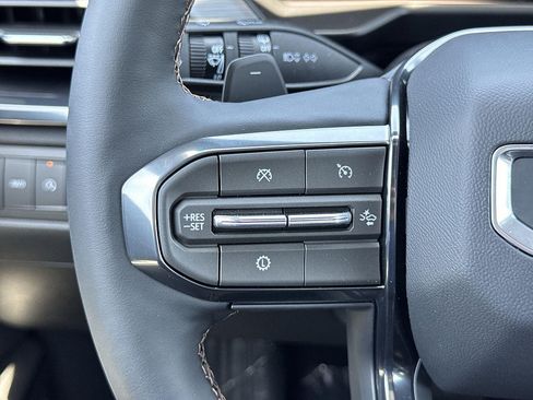 New 2026 GMC Acadia AT4 w/ Luxury Package AWD/4WD image 9