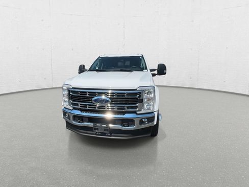 Used 2024 Ford F450 XLT AWD/4WD image 3