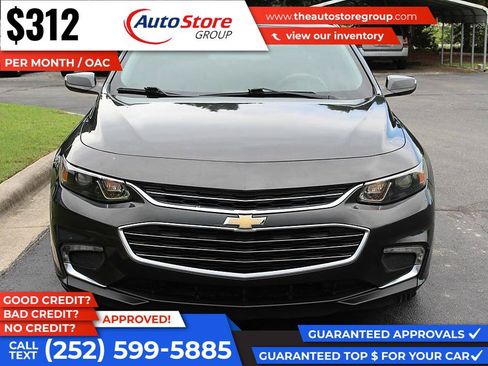 Used 2017 Chevrolet Malibu LT FWD image 3