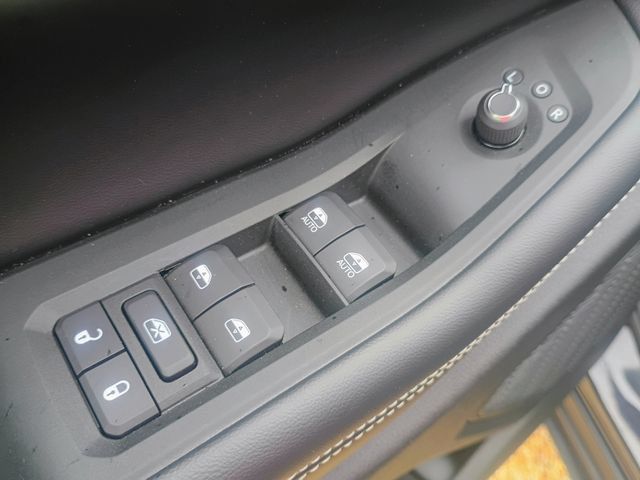 Used 2025 Jeep Grand Cherokee L Altitude RWD image 25