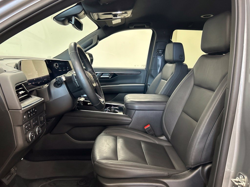 Used 2025 Chevrolet Tahoe LT w/ Comfort Package AWD/4WD image 10