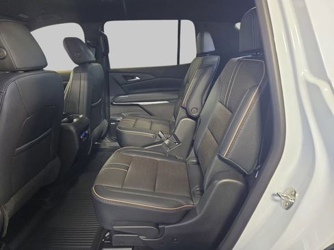 New 2026 Chevrolet Traverse High Country w/ LPO, Floor Liner Package image 17