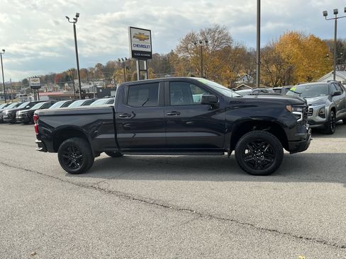 Used 2024 Chevrolet Silverado 1500 LT Trail Boss w/ Convenience Package II image 2