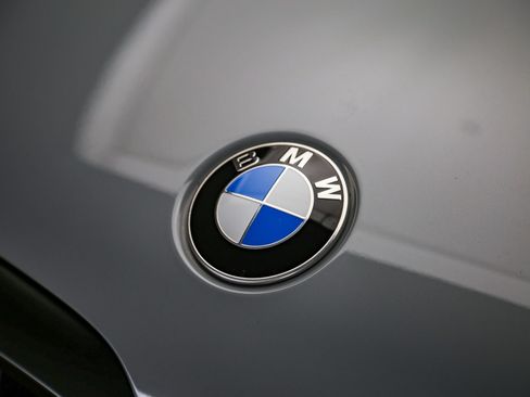 Used 2024 BMW X5 xDrive40i w/ M Sport Package AWD/4WD image 9