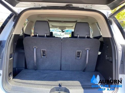 Used 2020 GMC Acadia Denali w/ Denali Ultimate Package AWD/4WD image 9