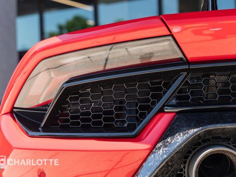 Used 2018 Lamborghini Huracan Performante image 12