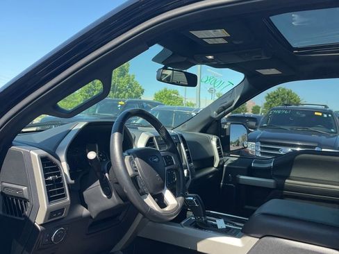 Used 2019 Ford F150 Lariat w/ Equipment Group 502A Luxury AWD/4WD image 7