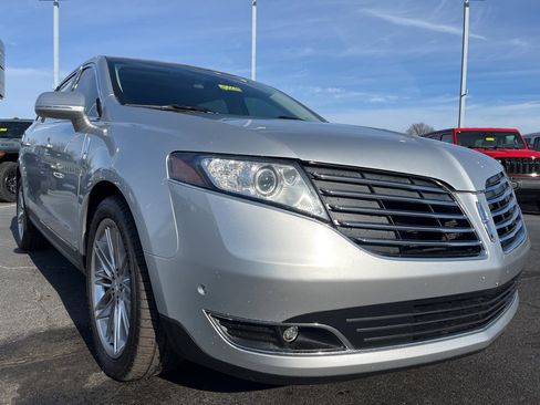 Used 2019 Lincoln MKT AWD image 73