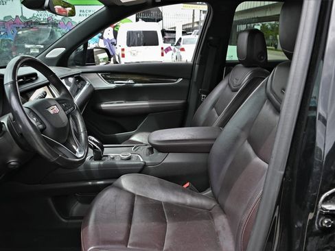 Used 2021 Cadillac XT6 Premium Luxury FWD image 9