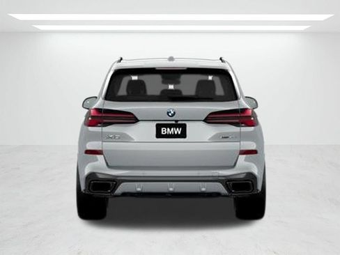 New 2026 BMW X5 xDrive40i w/ M Sport Package AWD/4WD image 5