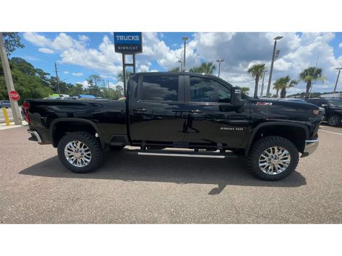 Used 2025 Chevrolet Silverado 2500 LT w/ Convenience Package AWD/4WD image 5