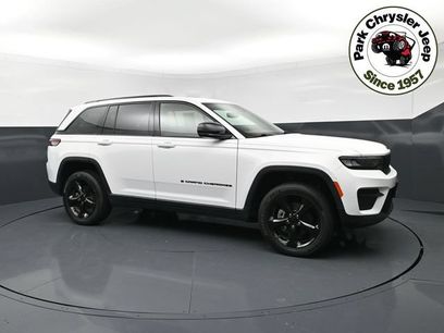 Used 2023 Jeep Grand Cherokee Altitude
