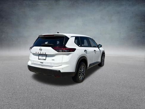 Used 2024 Nissan Rogue S AWD/4WD image 5