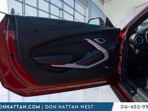 Used 2018 Chevrolet Camaro LT RWD image 14
