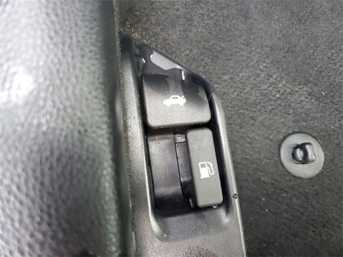 Used 2024 Toyota Corolla LE image 21