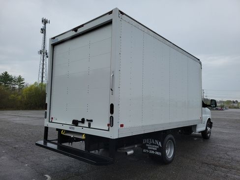 New 2025 GMC Savana 4500 w/ Power Convenience Package RWD image 7
