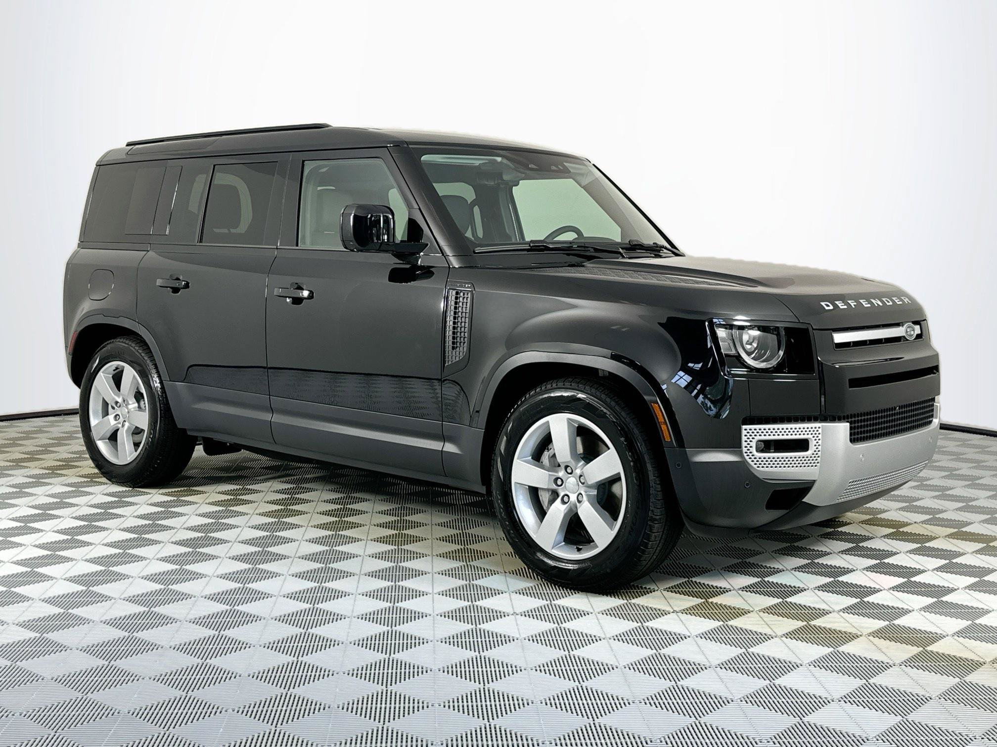 Certified 2025 Land Rover Defender 110 S AWD/4WD image 3