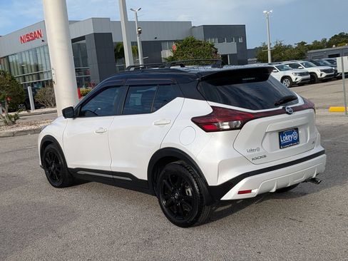 Used 2021 Nissan Kicks SR w/ Interior Electronics Package FWD image 4