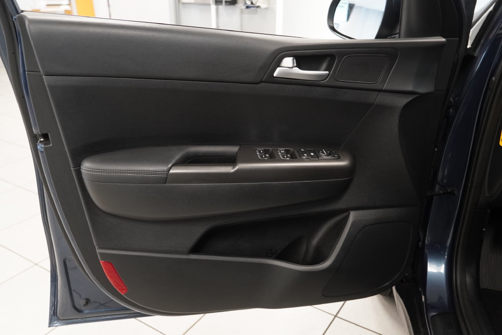 Used 2021 Kia Sportage LX FWD image 16