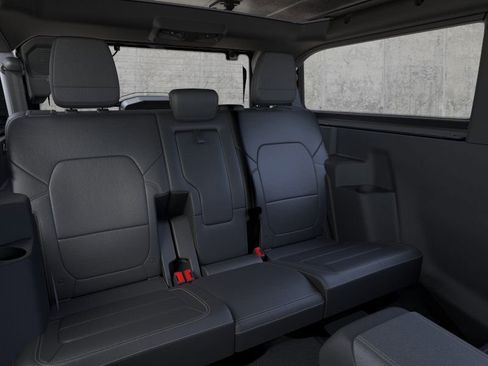 New 2026 Ford Bronco Badlands image 11