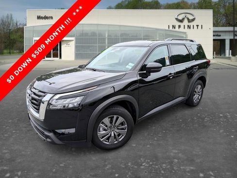 Used 2025 Nissan Pathfinder SV AWD/4WD image 1