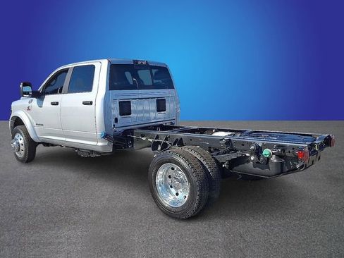 New 2026 RAM 4500 4x4 Crew Cab DRW image 4