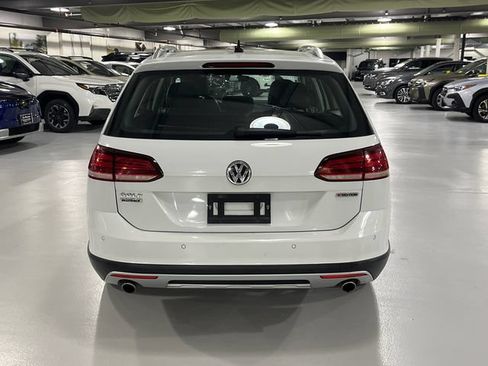 Used 2019 Volkswagen Golf Alltrack SE AWD/4WD image 3