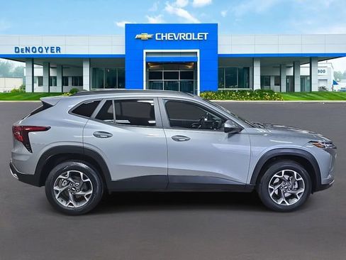 Used 2024 Chevrolet Trax LT image 4