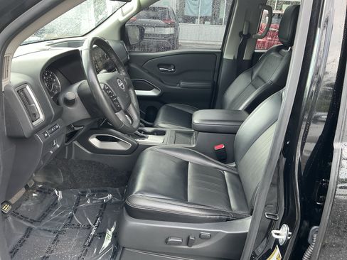 Used 2025 Nissan Frontier SL AWD/4WD image 10