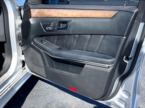 Used 2014 Mercedes-Benz E 63 AMG 4MATIC Sedan image 23