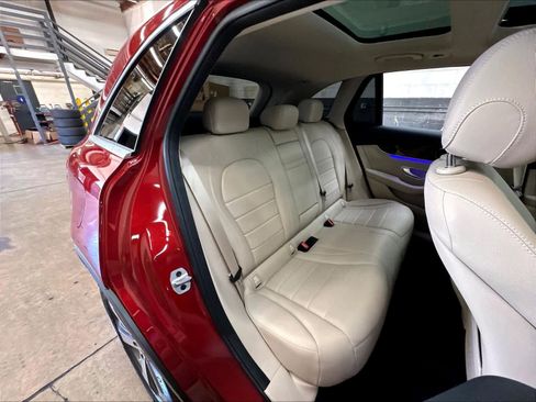 Used 2022 Mercedes-Benz GLC 300 4MATIC image 29