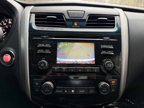 Used 2015 Nissan Altima 2.5 SV FWD image 23